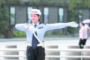 警察敬礼视频,警察敬礼瞬间，彰显忠诚与荣耀