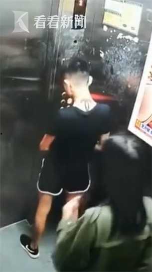 男人随地小便视频,男子公然随地小便引发热议